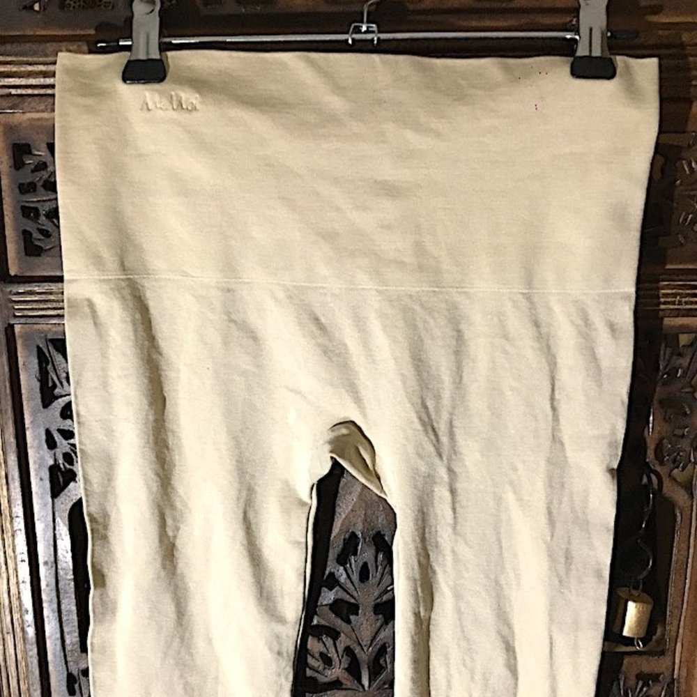 SLIMME BY MEMOI BEIGE NUDE LONG BODY SHAPING SHORTS M/2